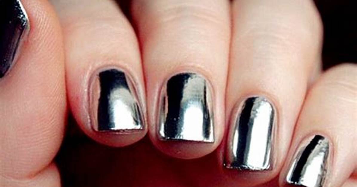 13 Best Chrome Nail Polishes to Create Mirror-Like Illusion
