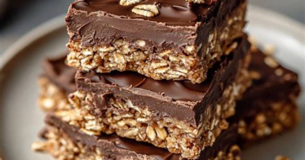 4-Ingredient No-Bake Chocolate Oat Cake