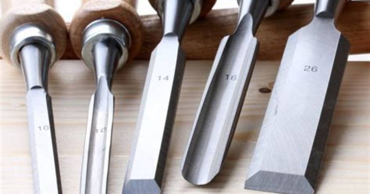 7 Basic Woodturning Tools to Start With