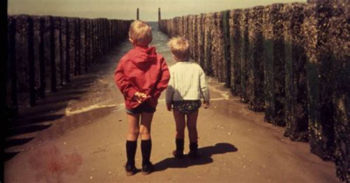 A 1980S Parenting Style Can Build Self-Reliant Kids This Summer
