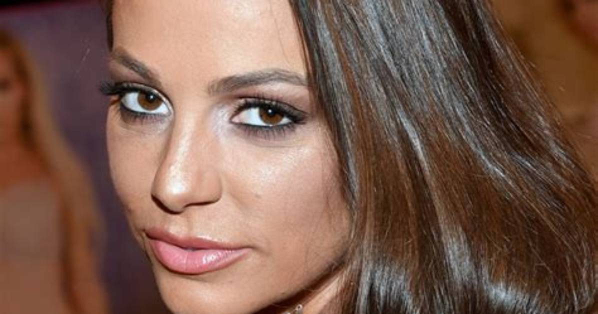Abigail Mac Net Worth