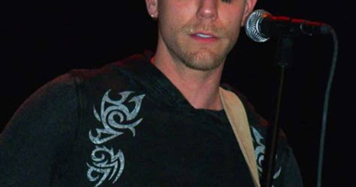Adam Pascal Net Worth