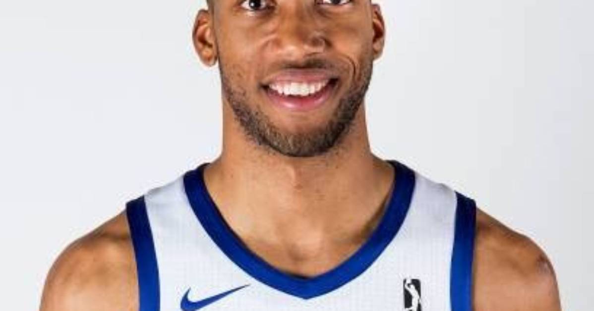 Akil Mitchell