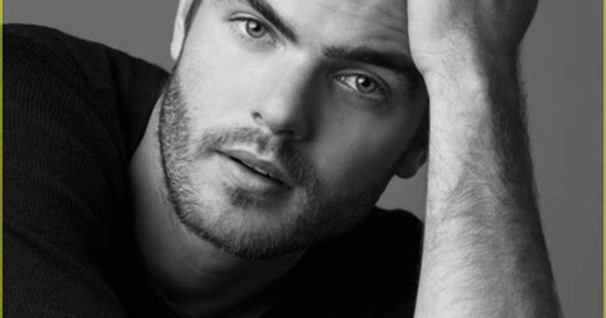 Alex Roe Net Worth