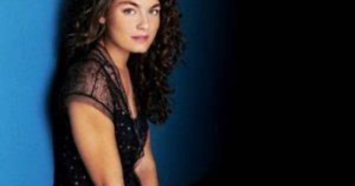 Alexa Davalos Net Worth