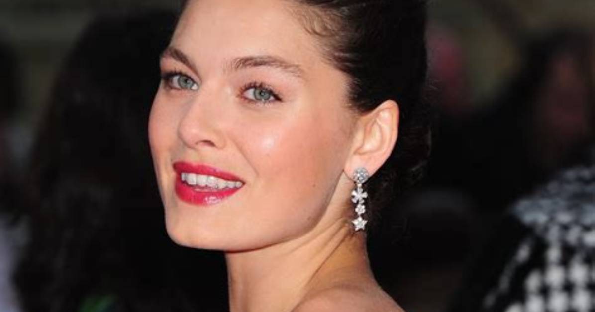 Alexa Davalos