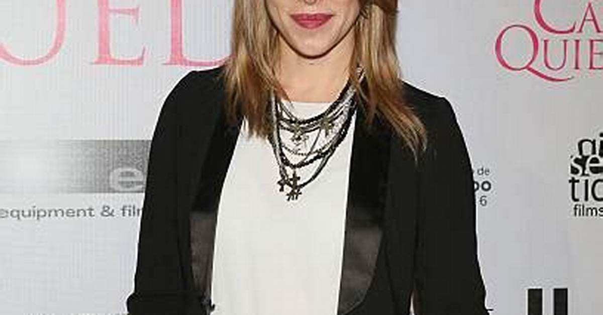 Alexandra De La Mora