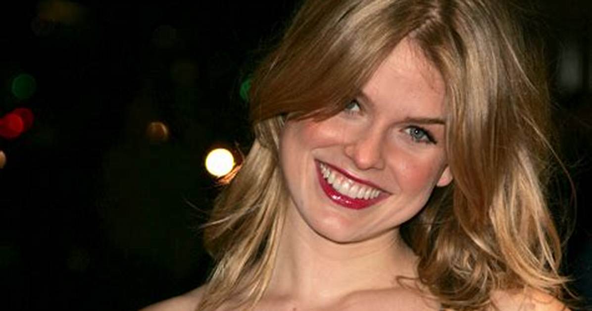 Alice Eve Says She’s Proud of Controversial Star Trek Scene