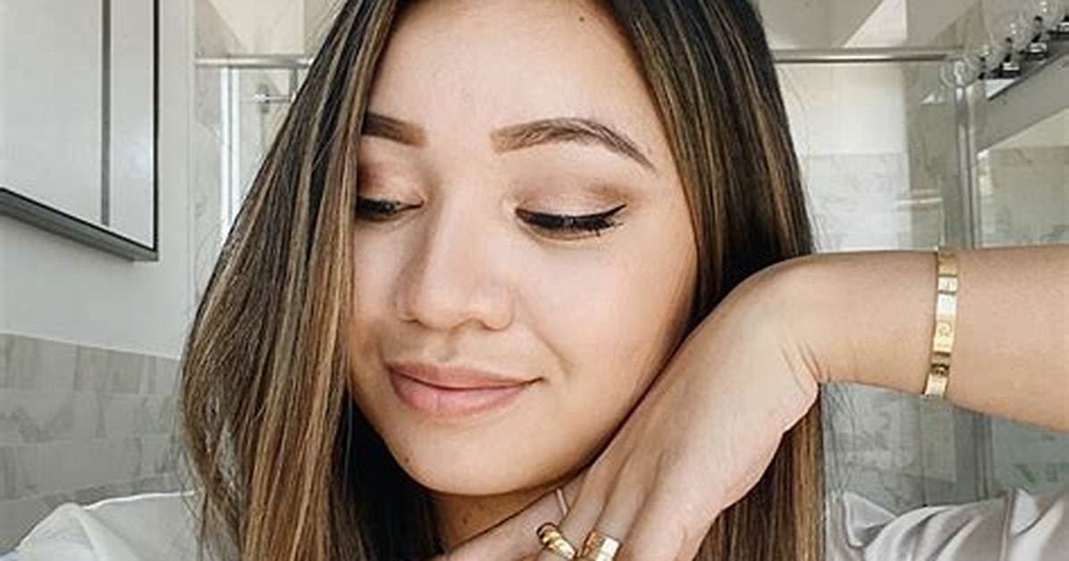 Alyssa Lenore