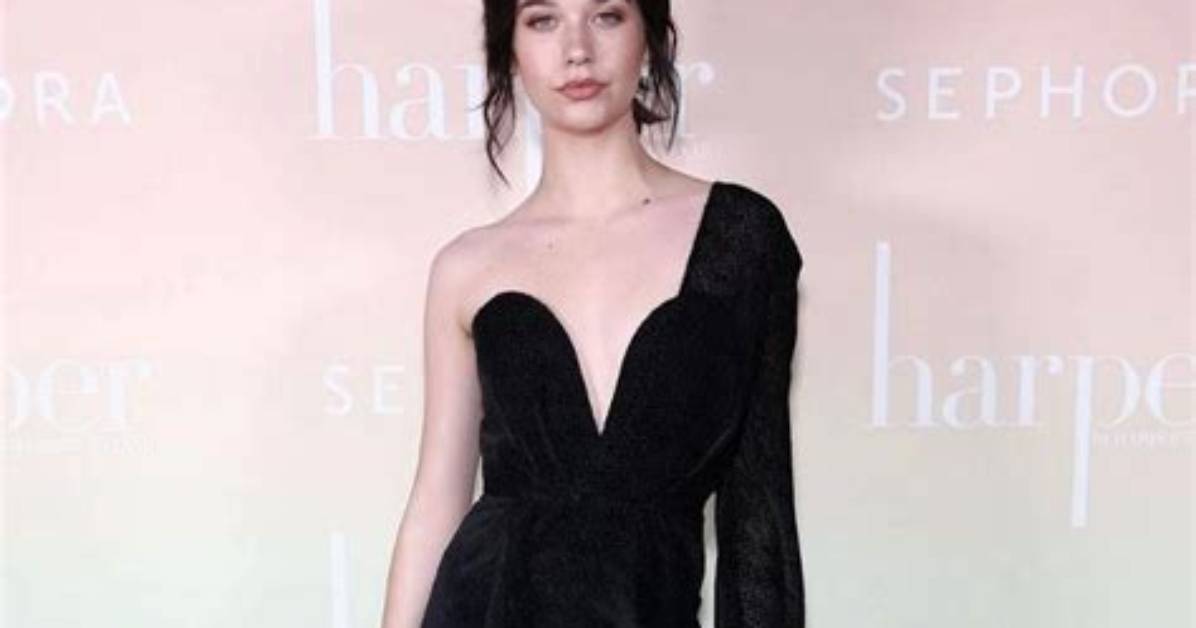 Amanda Steele Net Worth