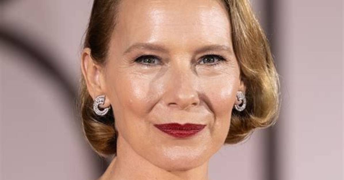 Amy Ryan Bio (Wiki)