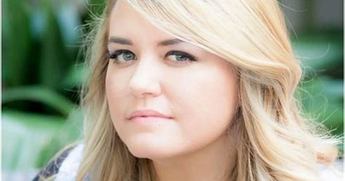Anna Todd Net Worth