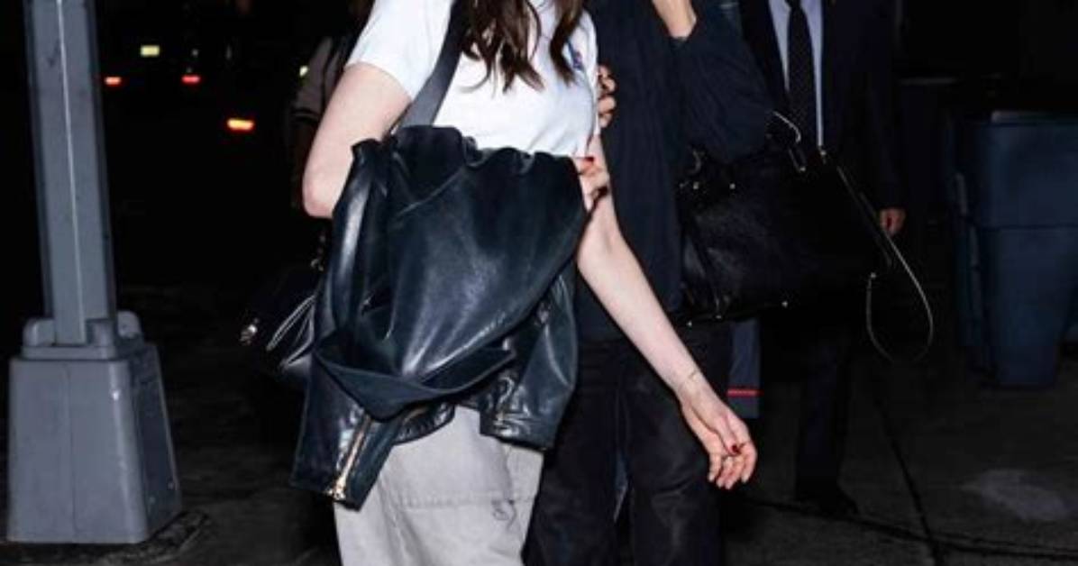 Anne Hathaway Just Declared She's Anti-Skinny Jeans
