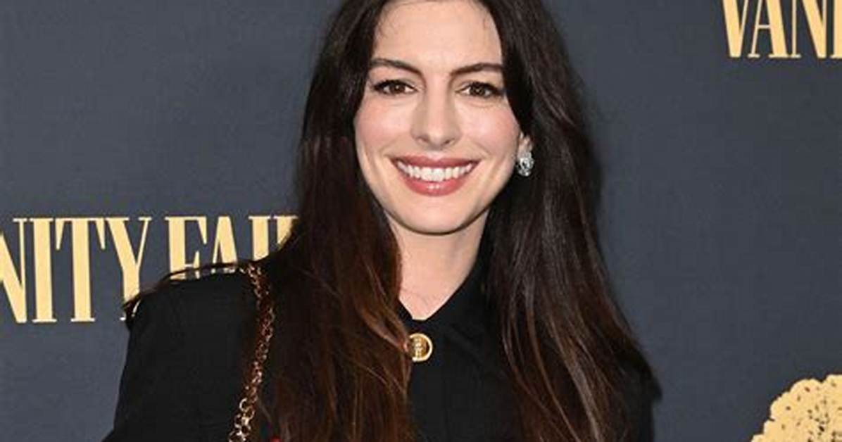 Anne Hathaway’s Chain-Link, Check-Printed Gown Is Exactly What We Want to Wear This Weekend