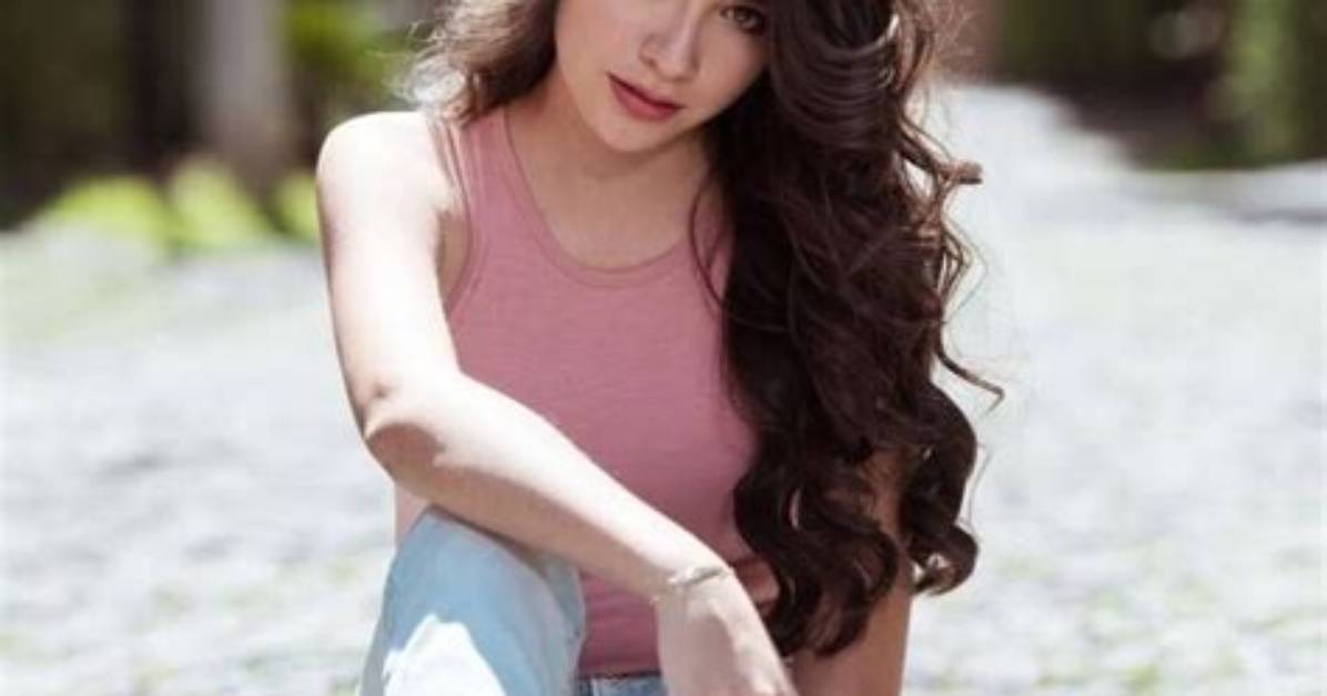 Annie Cabello