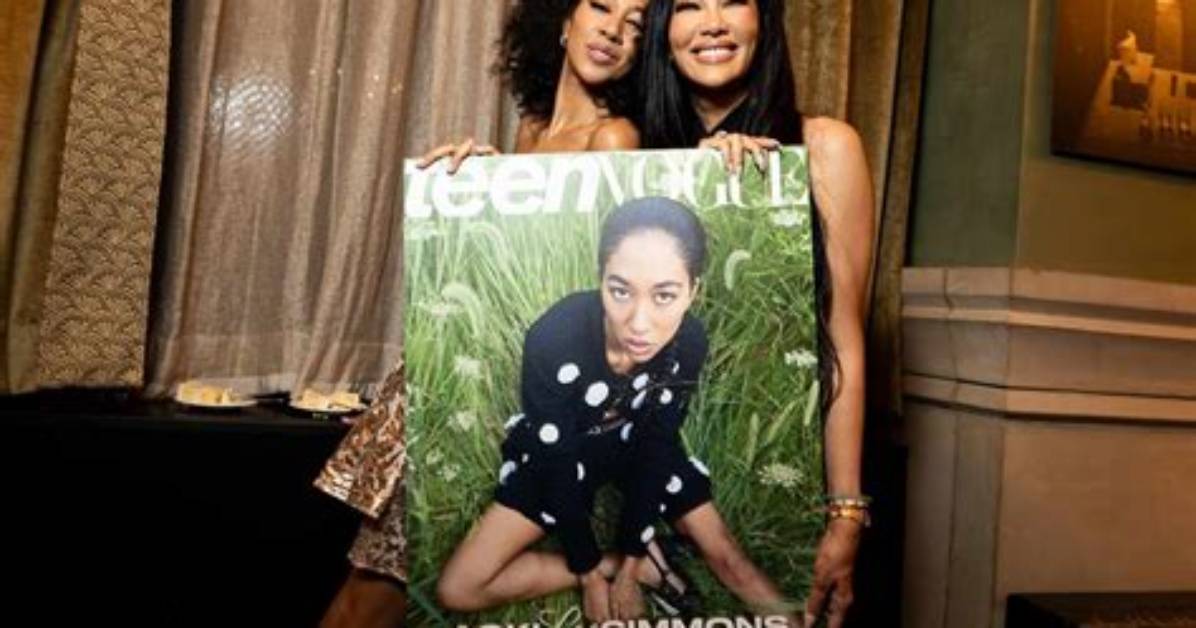 Aoki Lee Simmons