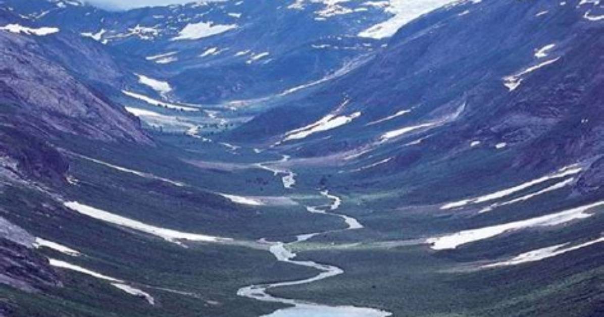 Are Glacial Troughs Formed?