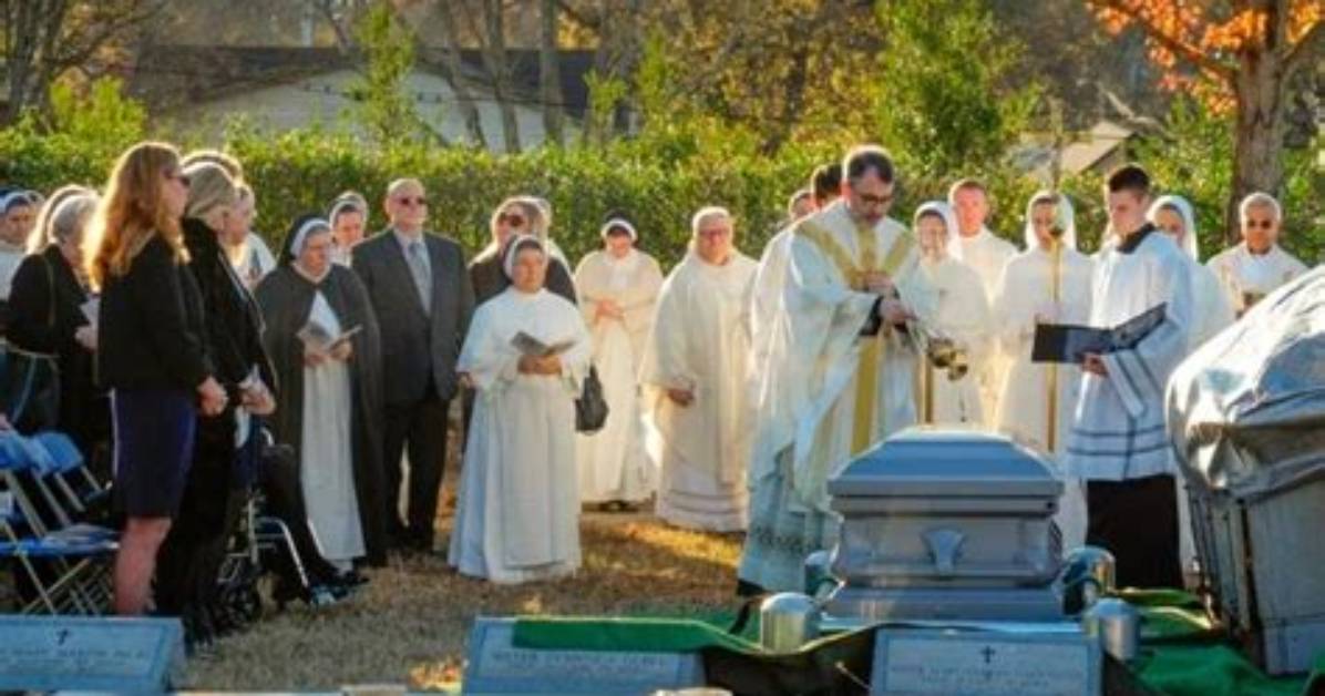 Are Homily and Eulogy the Same Thing?