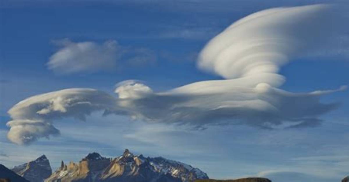Are Lenticular Clouds Dangerous?