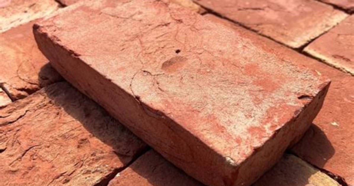 Are Red Bricks Clay?