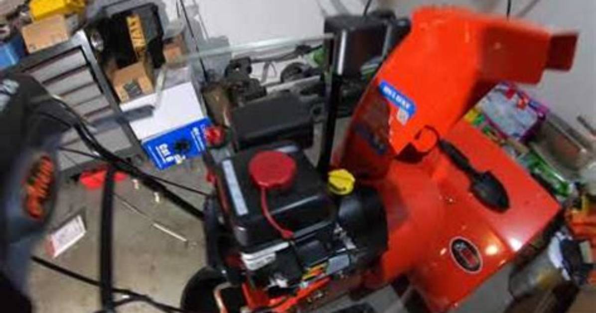 Ariens Deluxe 28 Oil Change