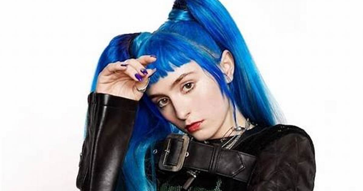 Ashnikko - Bio, Net Worth, Height