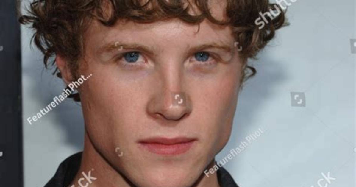 Ashton Holmes