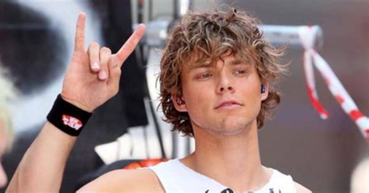 Ashton Irwin Net Worth