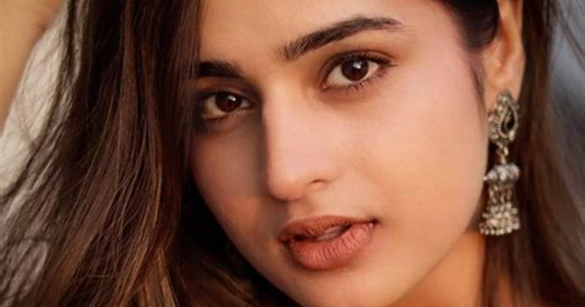 Ayesha Khan Age: Unveiling the Timeless Beauty of a Pakistani Star