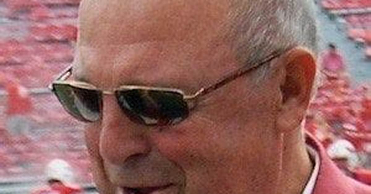Barry Alvarez Net Worth