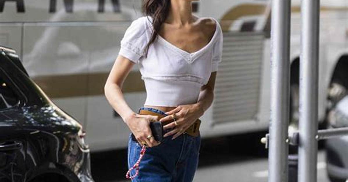 Bella Hadid Wore the Big Clog Trend of 2022