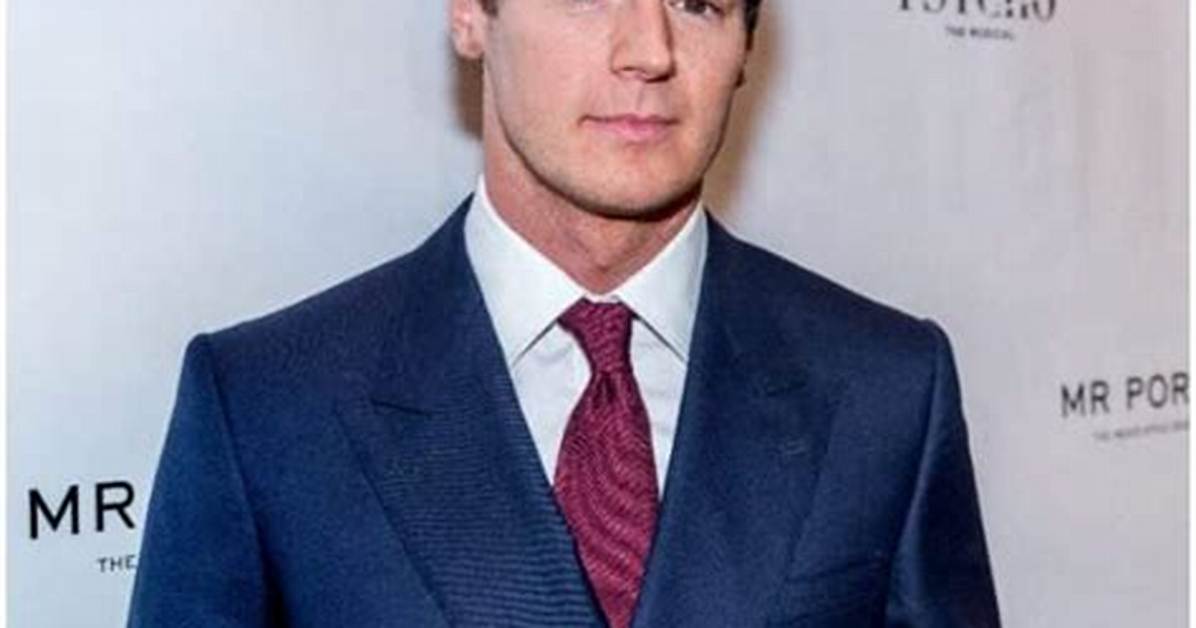 Benjamin Walker Net Worth