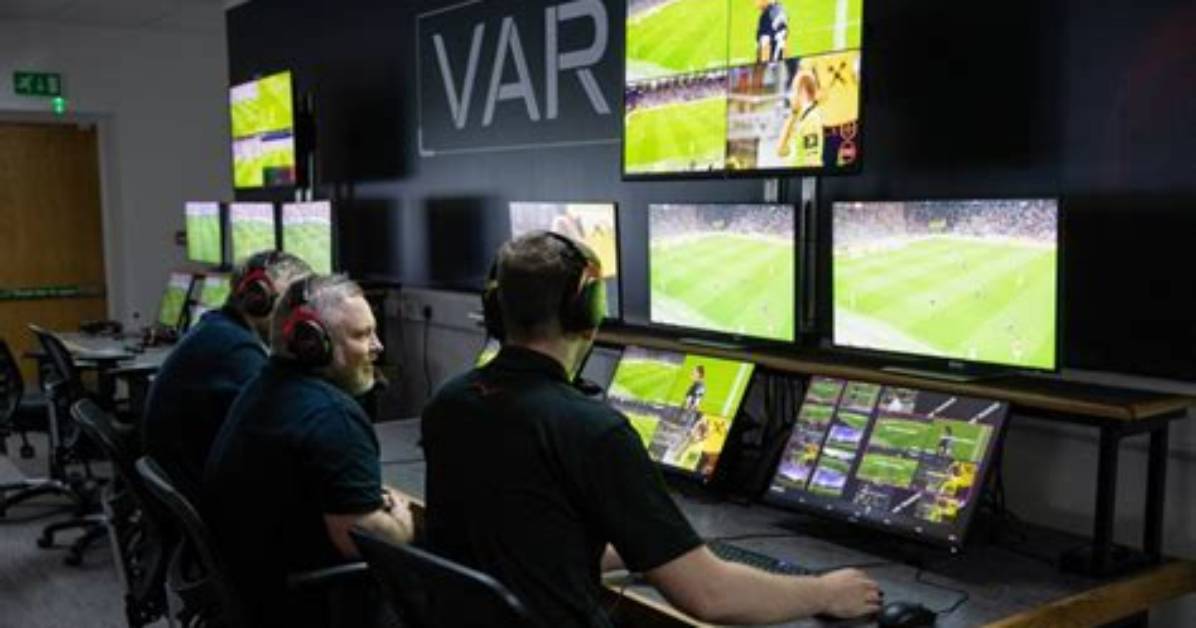 Best Answer: What Does Var Do in Linux?
