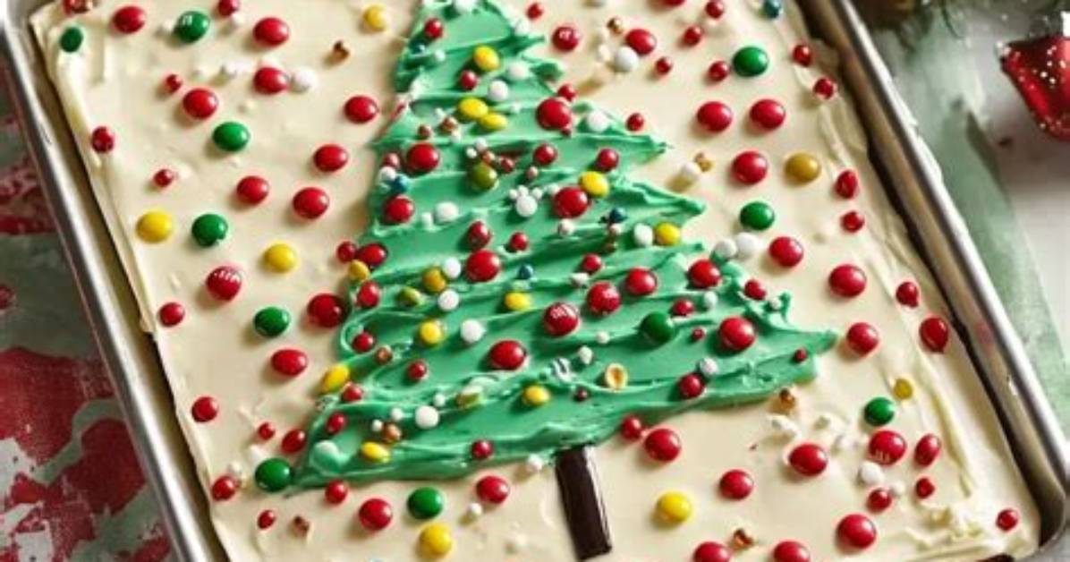 Best Christmas Tree Sheet Cake Recipe - How to Make Christmas Tree Sheet Cake