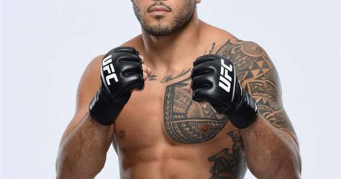 Brad Tavares