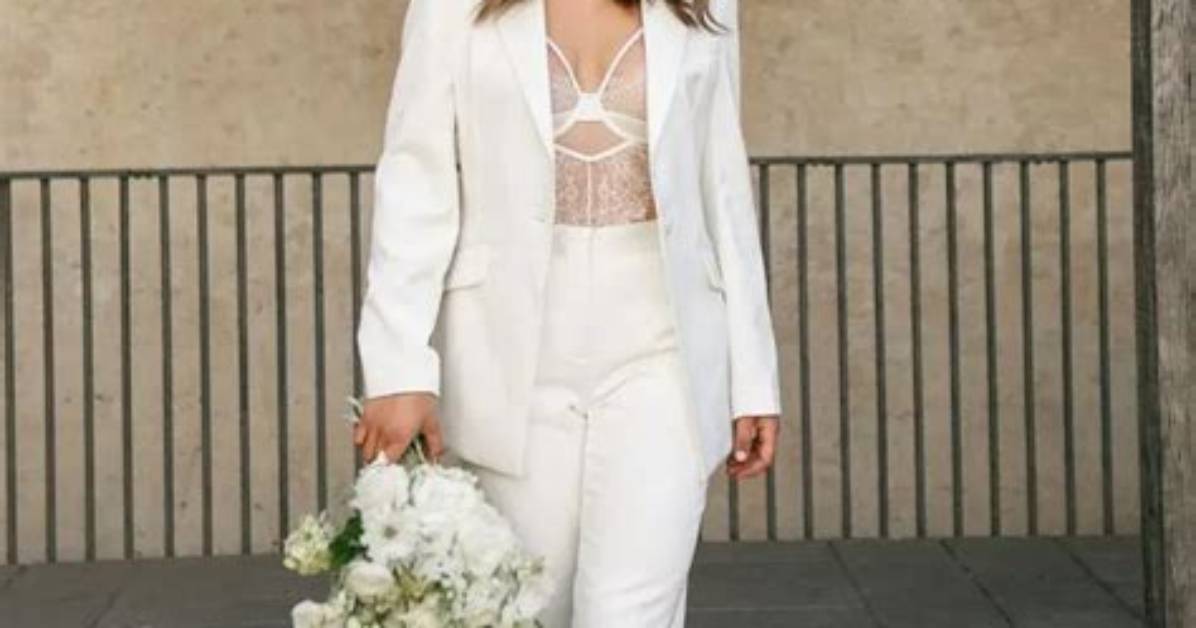 Bride Wears White Suit on Wedding Day, Facebook Users Stan 4 Pics of Woman Defying Norms