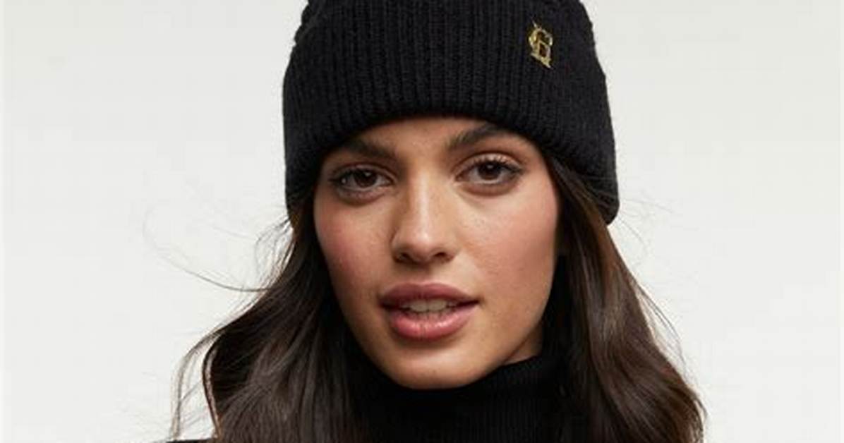 Buy Bobble Hat | Black