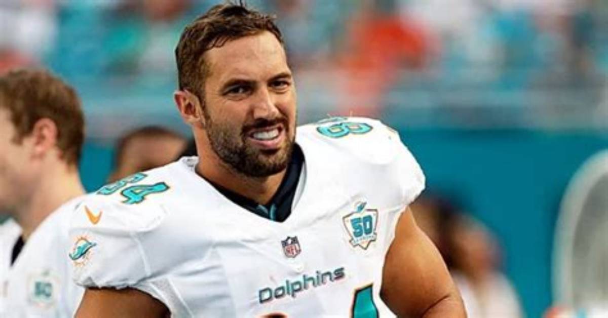 Cameron Holt Net Worth