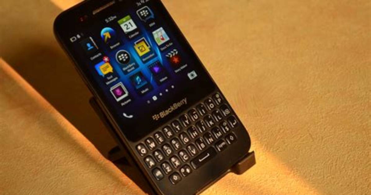 Can Blackberry Q5 Use Whatsapp?
