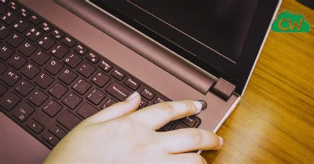 Can I Use My Computer While Windows 10 Is Updating?