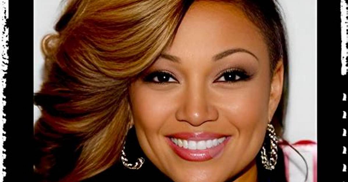 Chante Moore (R&B Singer) - Age, Birthday, Bio, Facts, Family, Net Worth, Height & More