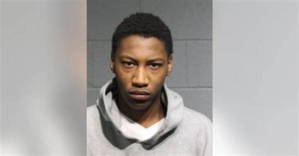 Charges Filed After Man Is Attacked, Robbed in Loop Business: Police