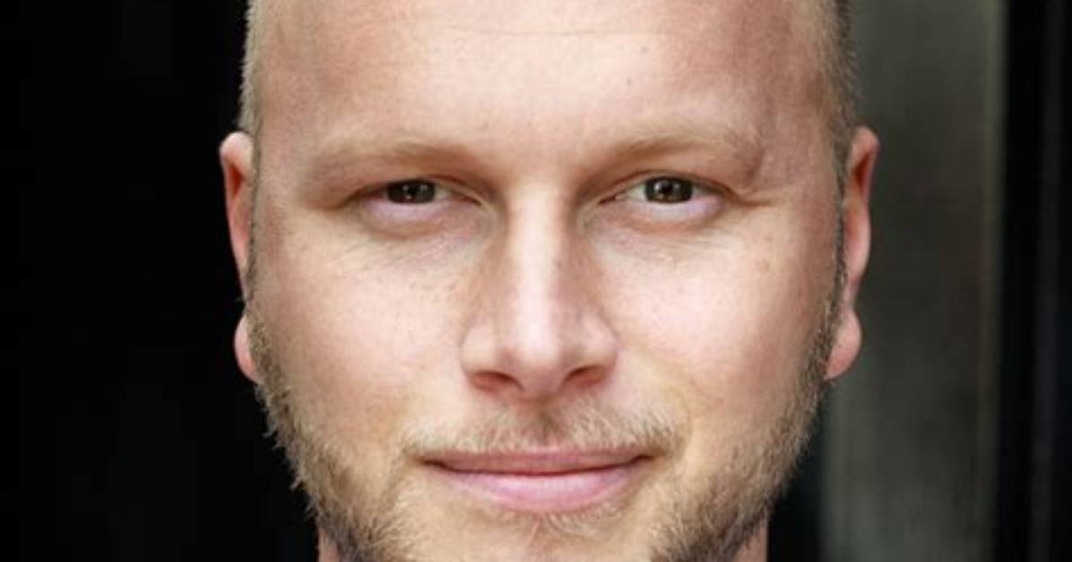 Chris Barton (Actor)