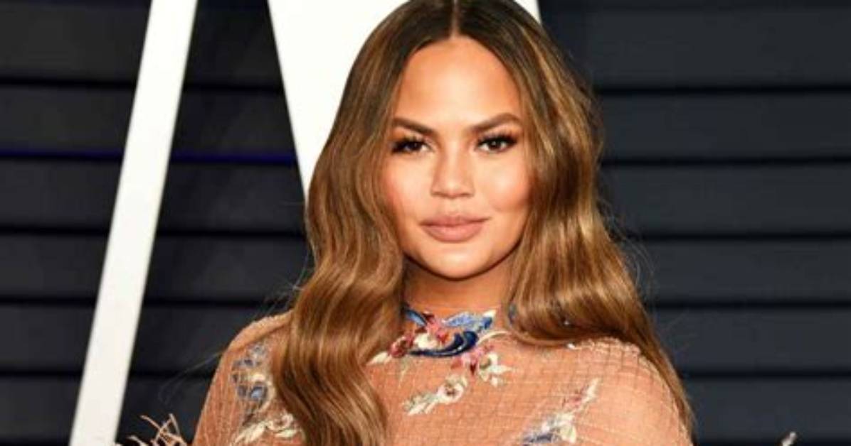 Chrissy Teigen Claps Back at Twitter Troll