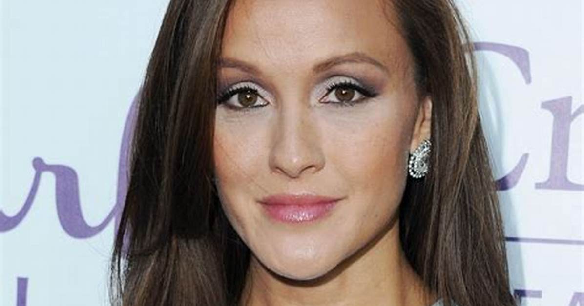 Crystal Lowe Net Worth