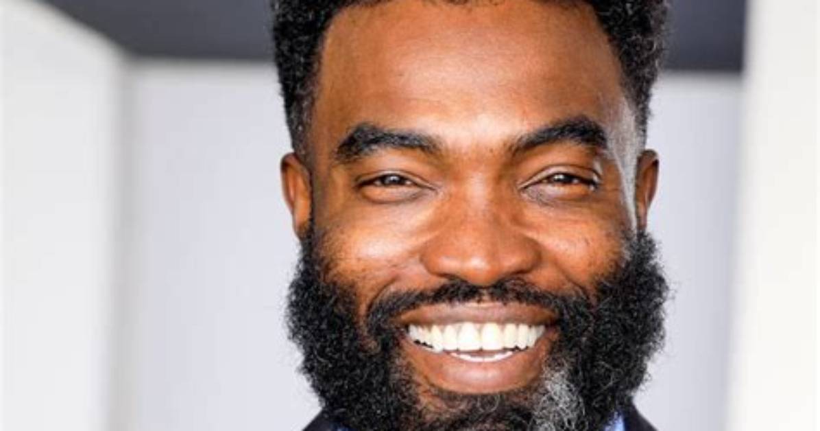 Damien D. Smith Net Worth
