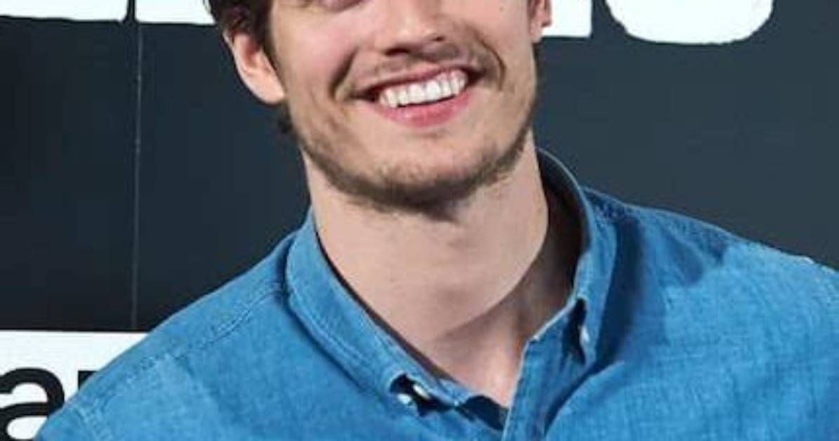 Daniel Sharman Biography
