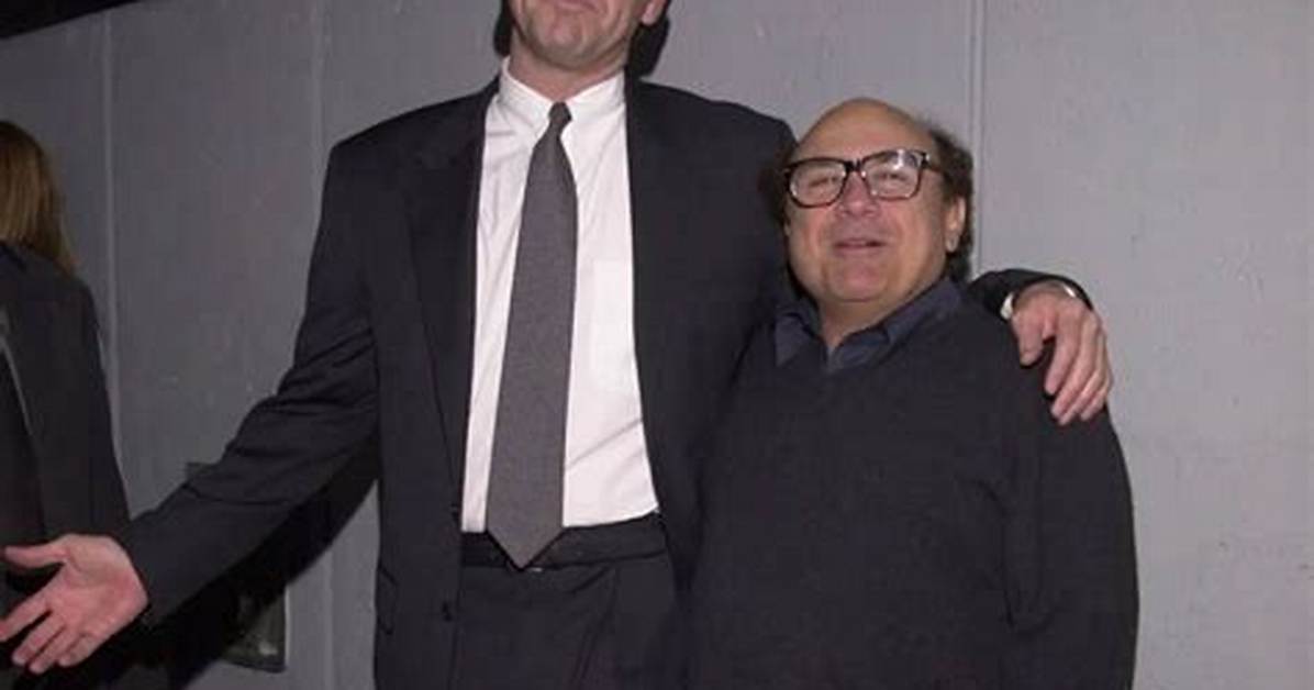 Danny Devito Height? - How to Discuss
