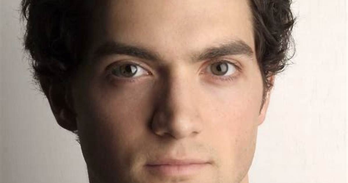 David Alpay Biography