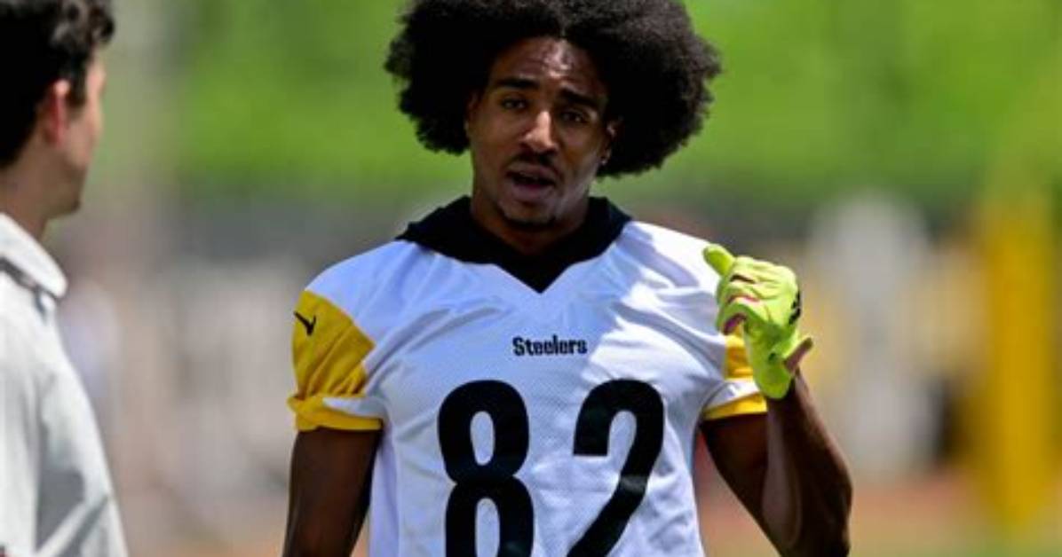 Dez Fitzpatrick Salary & Contract